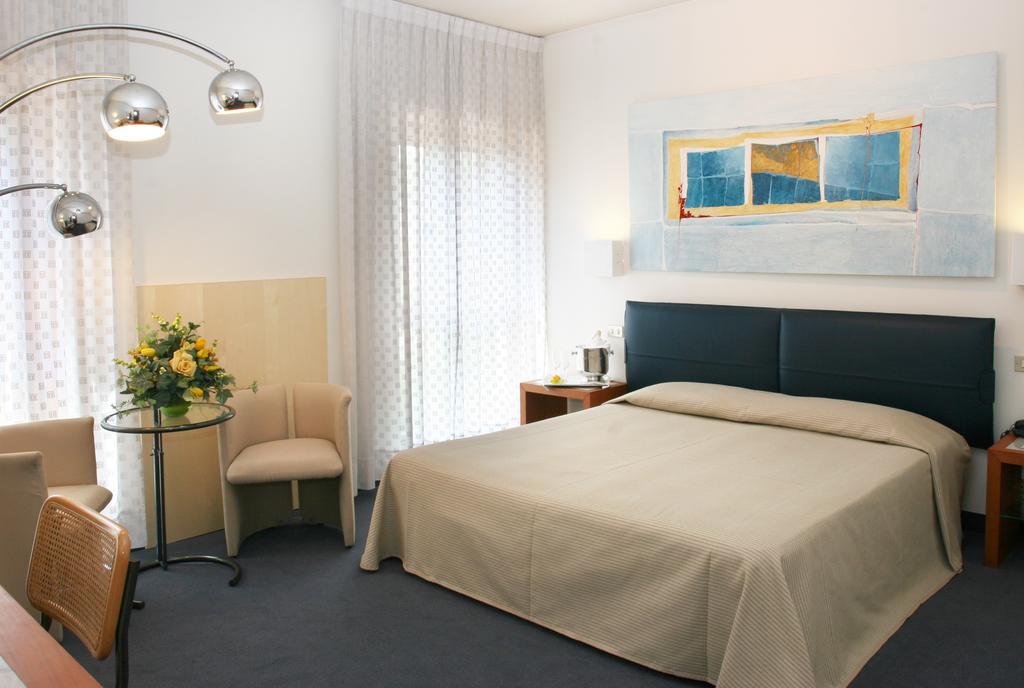 Arte Hotel Περούτζια Δωμάτιο φωτογραφία